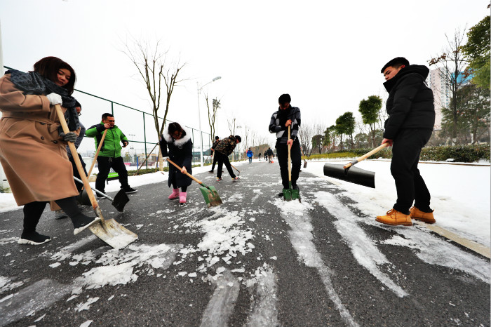 一場(chǎng)雪，體育中心美得不要不要的 但最美的風(fēng)景還是他們(圖12)