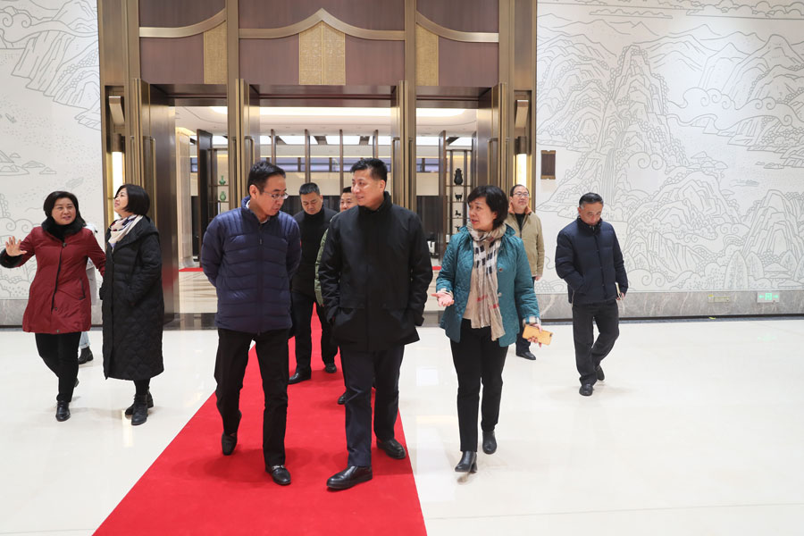 劉誓?？疾煳錆h體育中心 要求加強場館賽后利用
